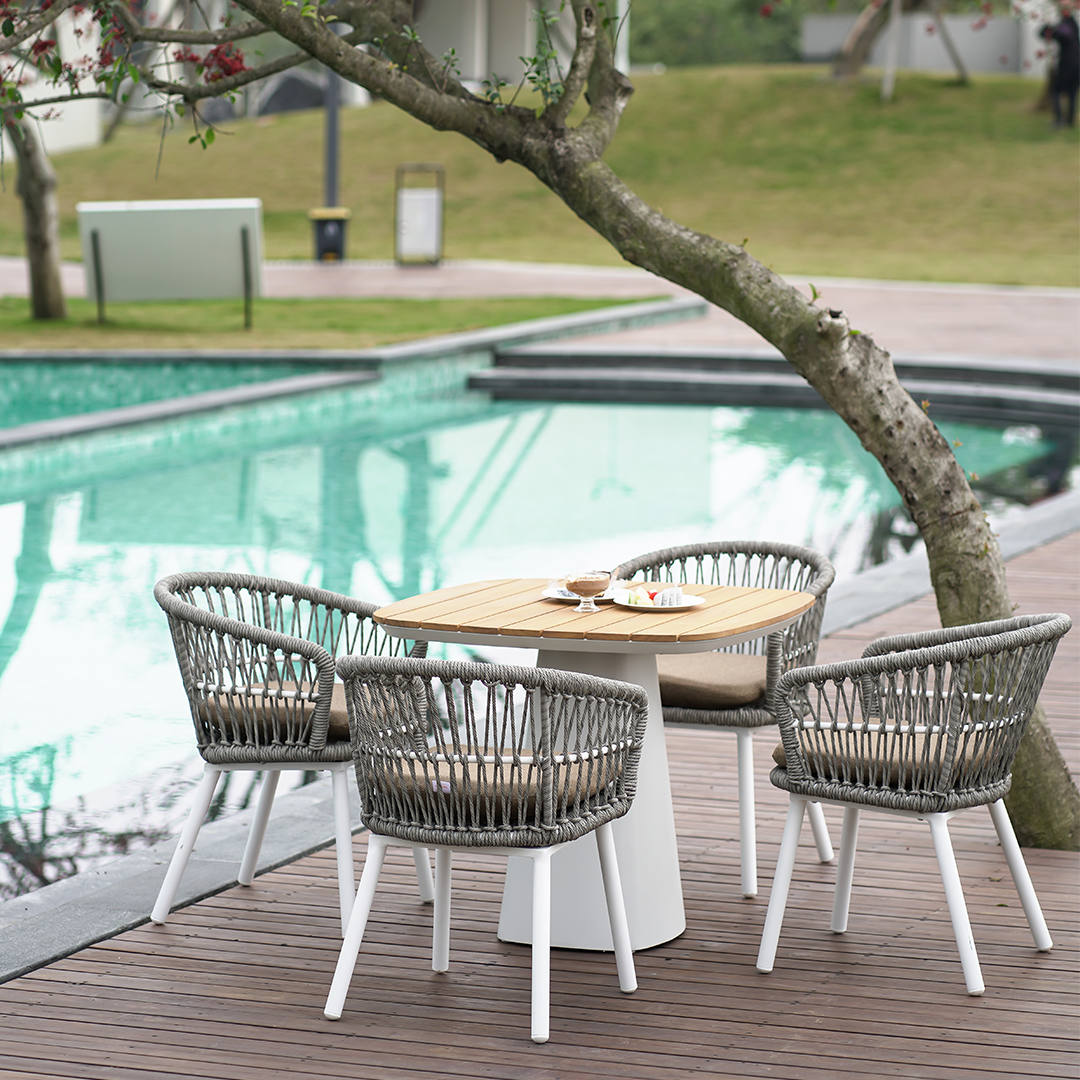 4 Seater Dining Table