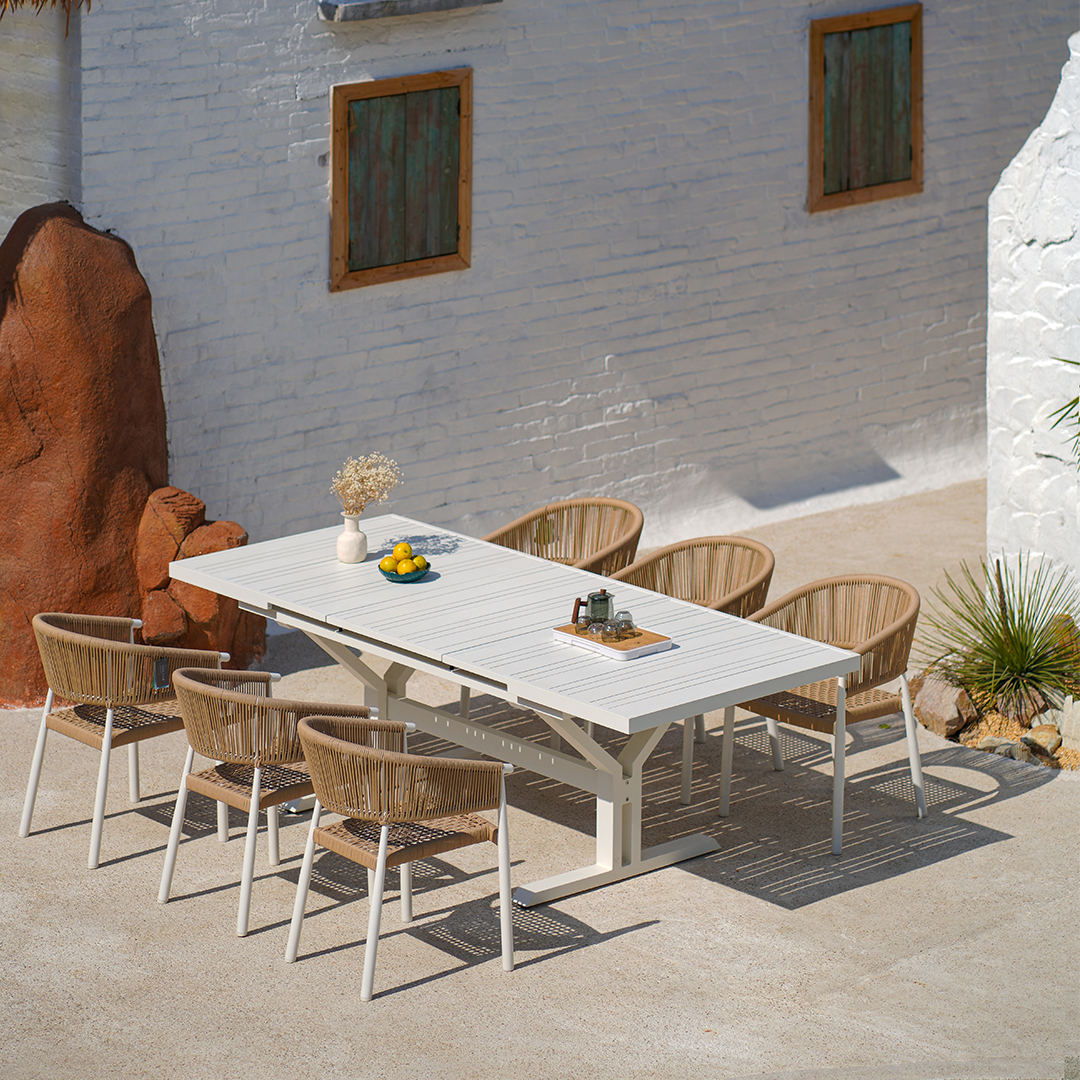 Outdoor Extendable Dining Table