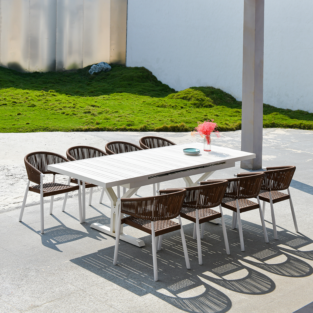 Outdoor Extendable Dining Table