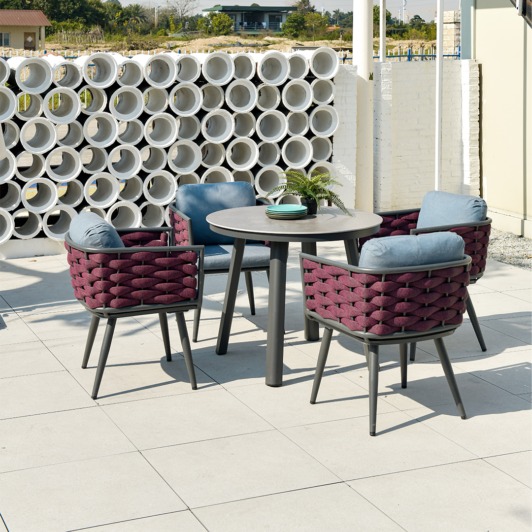 Outdoor Lounge Chair