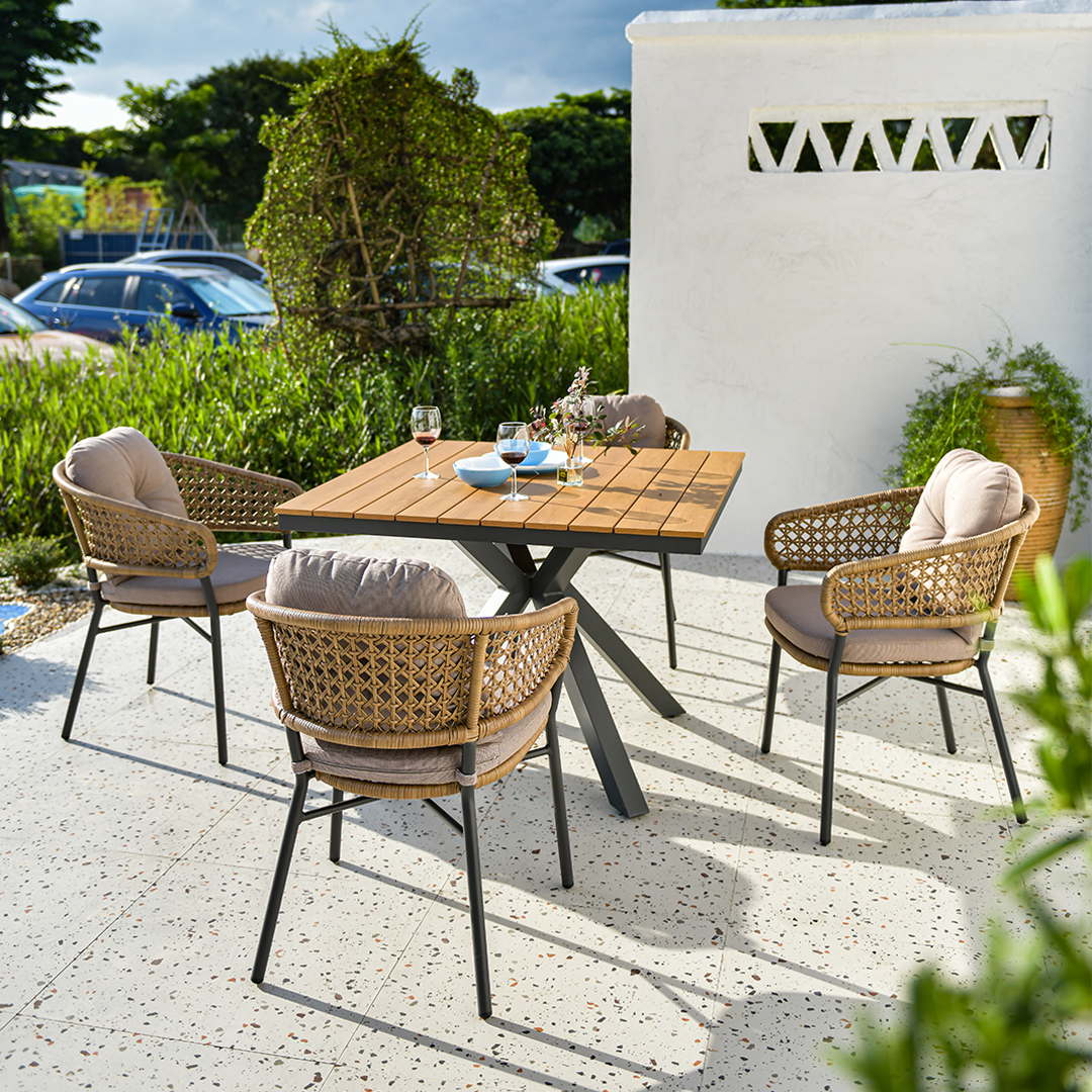 Outdoor Four Seater Dining