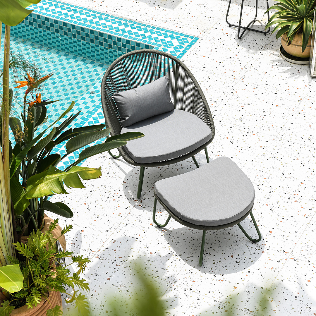 Outdoor Lounge Chair