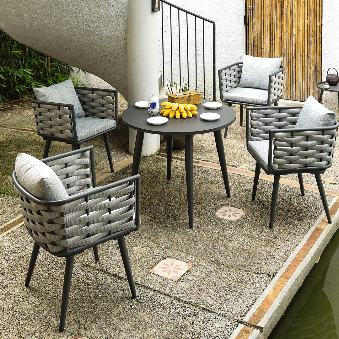 Outdoor Lounge Chair