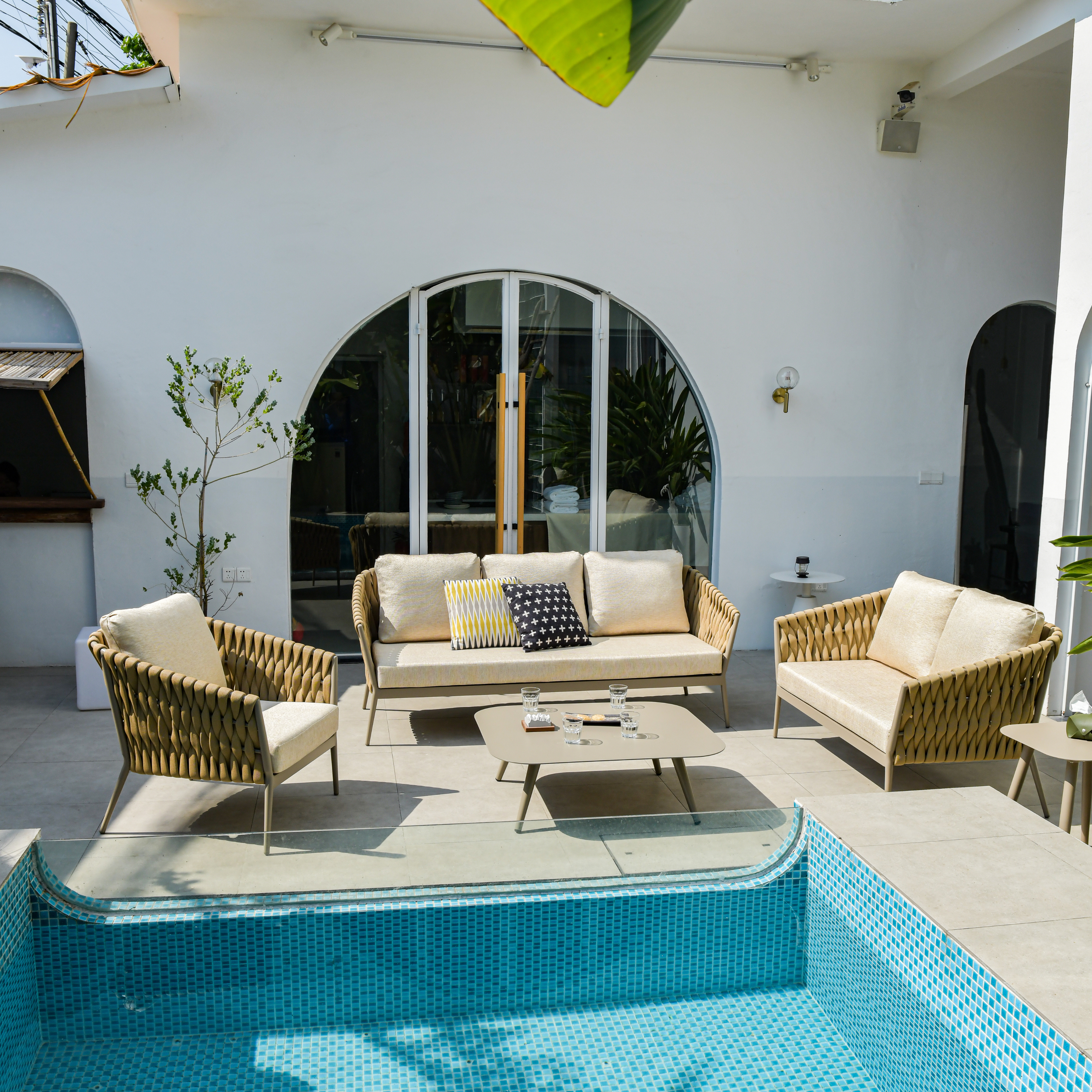 Outdoor sofa set