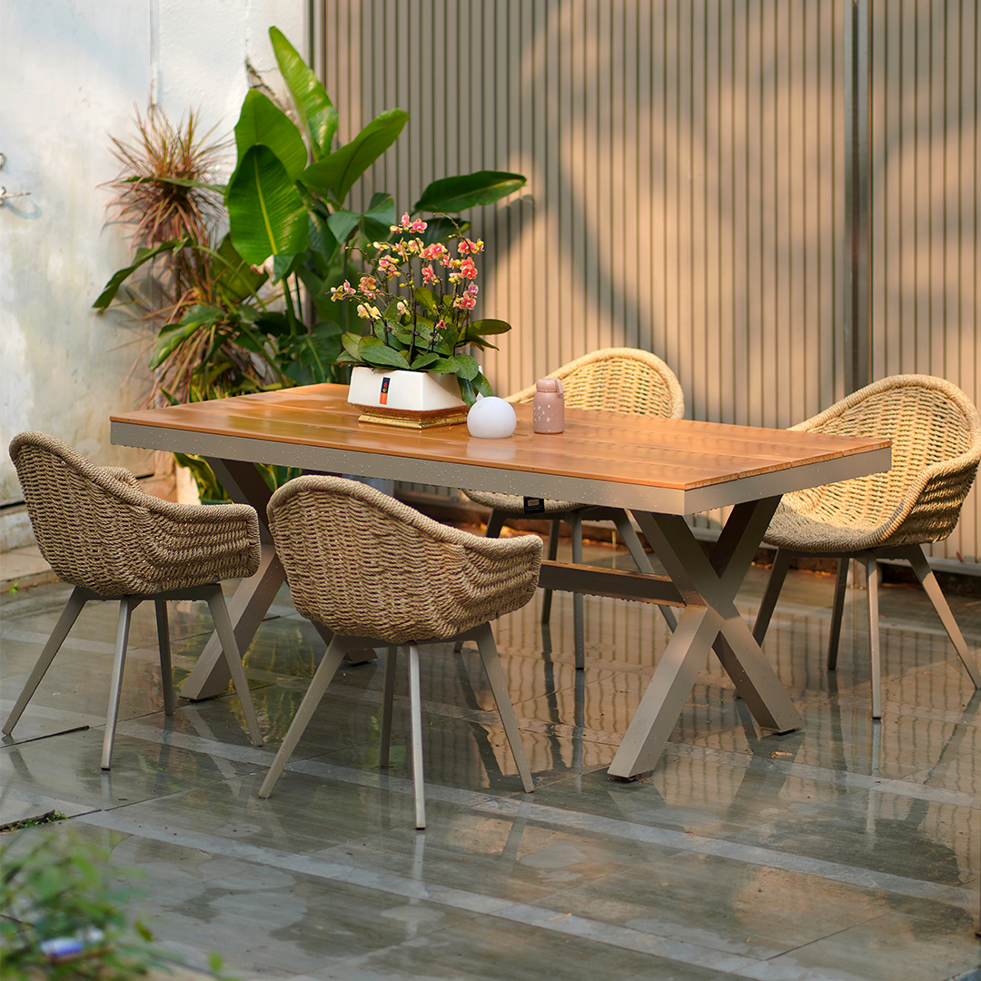 Outdoor Dining Table 